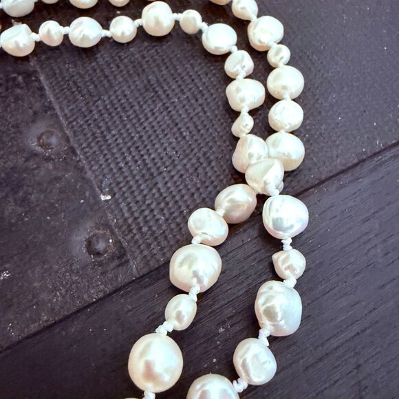 Vintage White Freshwater Pearl Necklace Classic Strand Jewelry - Picture 2 of 5